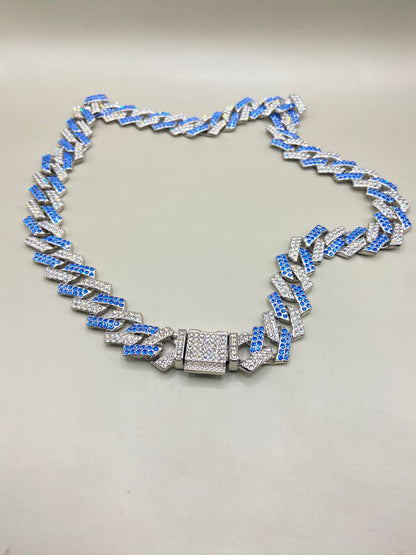 COLLAR BASIC CON BRILLANTES