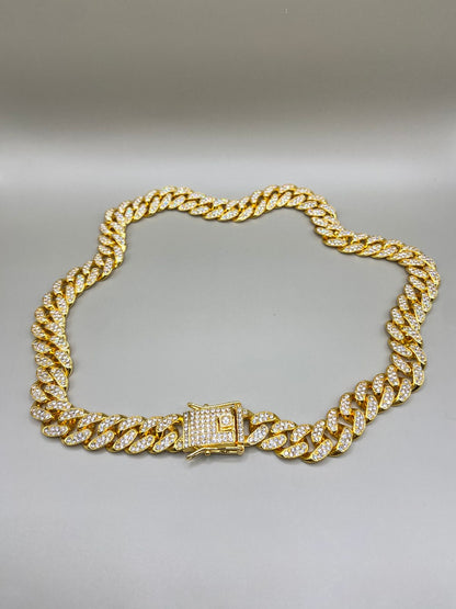 COLLAR BASIC CON BRILLANTES